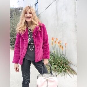 😎 Volcom x Georgia May Jagger Let’s Get Weird faux fur jacket